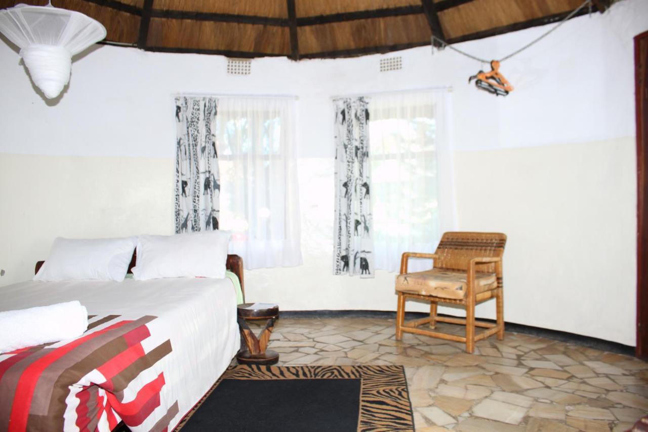 Reed Mat Lodge Лусака Екстер'єр фото