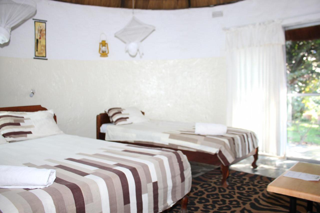 Reed Mat Lodge Лусака Екстер'єр фото