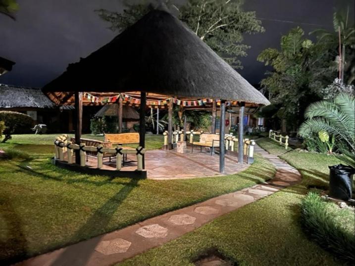 Reed Mat Lodge Лусака Екстер'єр фото